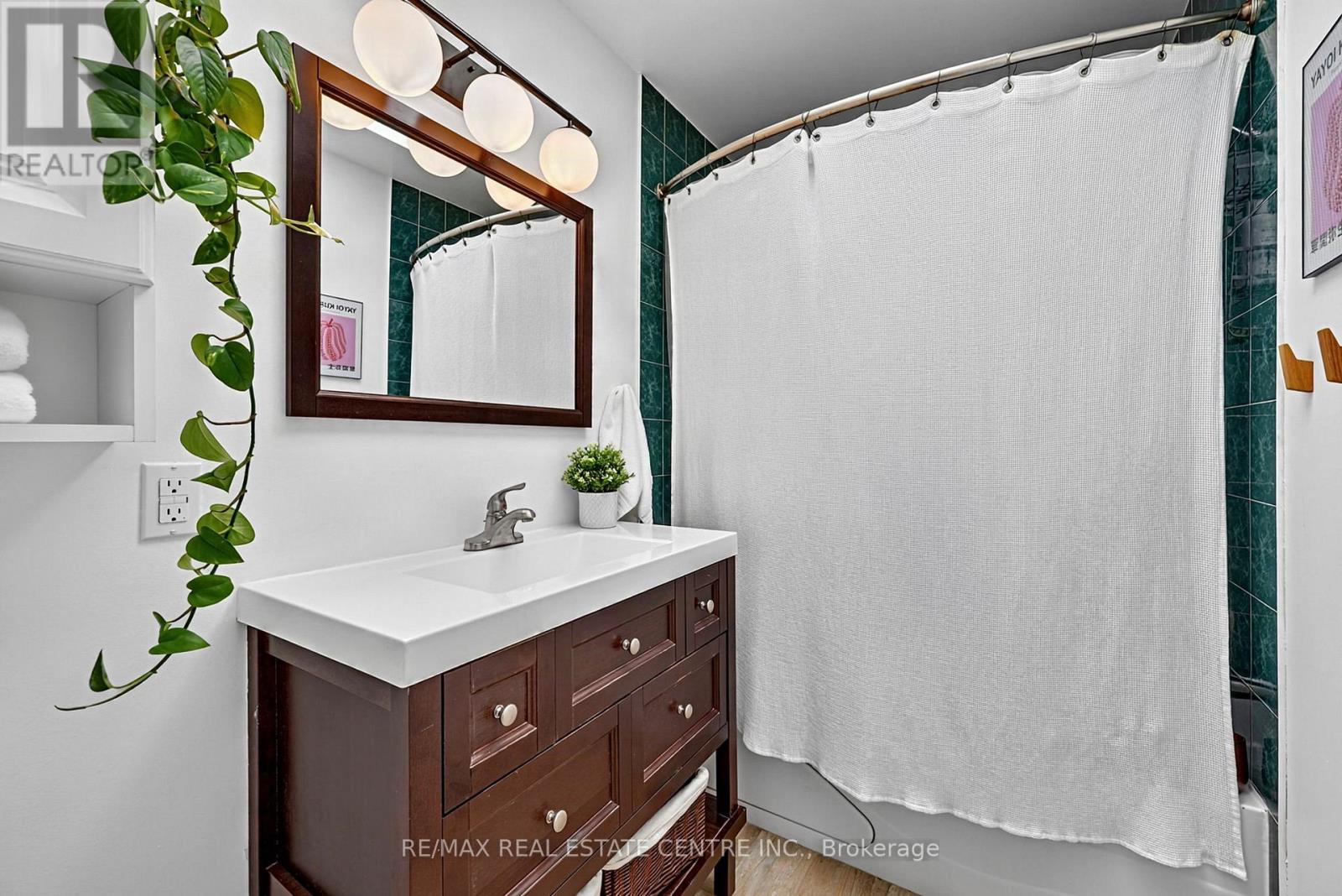 284 Woodycrest Avenue, Georgina, Ontario  L4P 2W2 - Photo 24 - N13828850