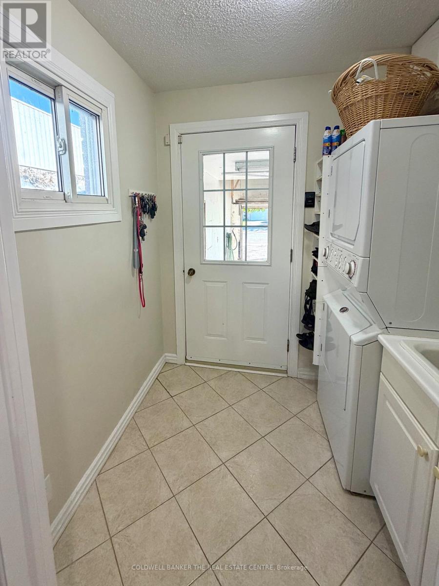 227 Hickling Trail, Barrie (Grove East), Ontario  L4M 5W6 - Photo 14 - S13828774