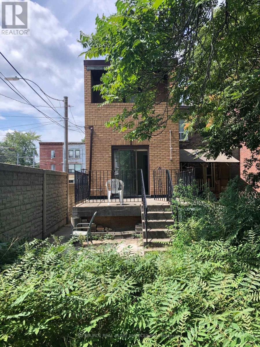 1 - 849 Bathurst Street, Toronto, Ontario  M5R 3G2 - Photo 9 - C13822224