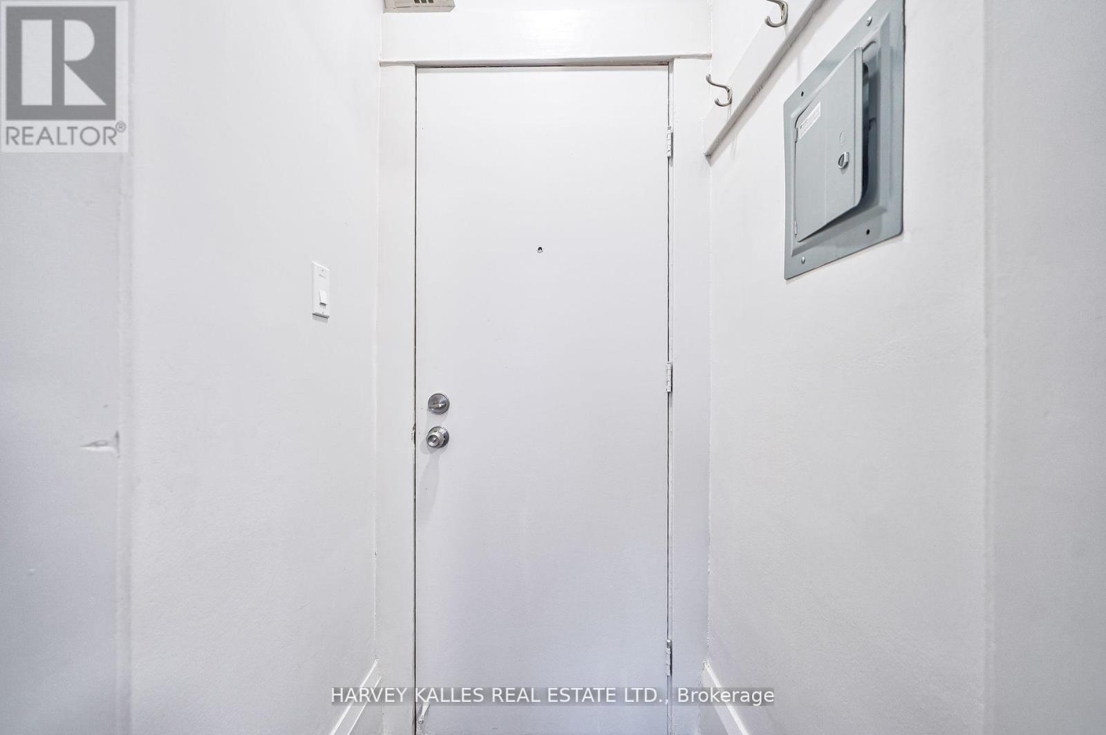 1 - 1072 St Clair Avenue W, Toronto, Ontario M6E 3H3 - Photo 14 - C13827440
