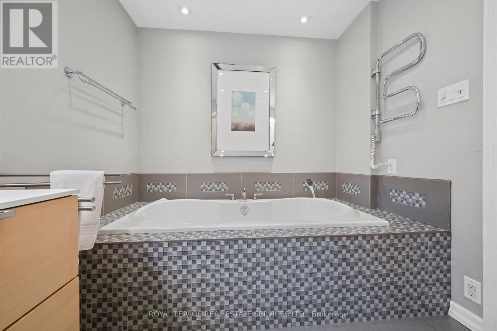 46 Germorda Drive, Oakville, Ontario  L6H 1A8 - Photo 23 - W13828586