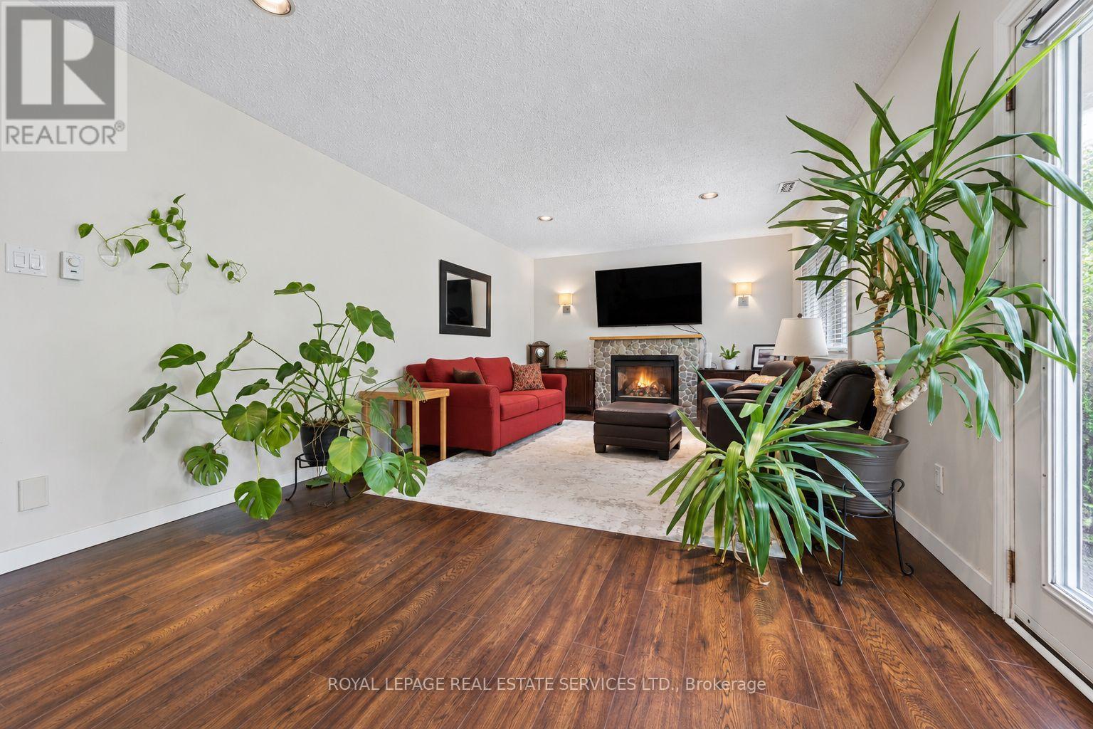 46 Germorda Drive, Oakville, Ontario  L6H 1A8 - Photo 7 - W13828586