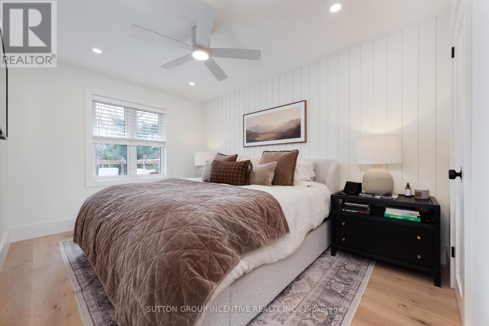 16 Robindale Avenue, Toronto, Ontario  M8W 4A9 - Photo 17 - W13828608