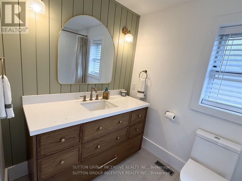 16 Robindale Avenue, Toronto, Ontario  M8W 4A9 - Photo 19 - W13828608