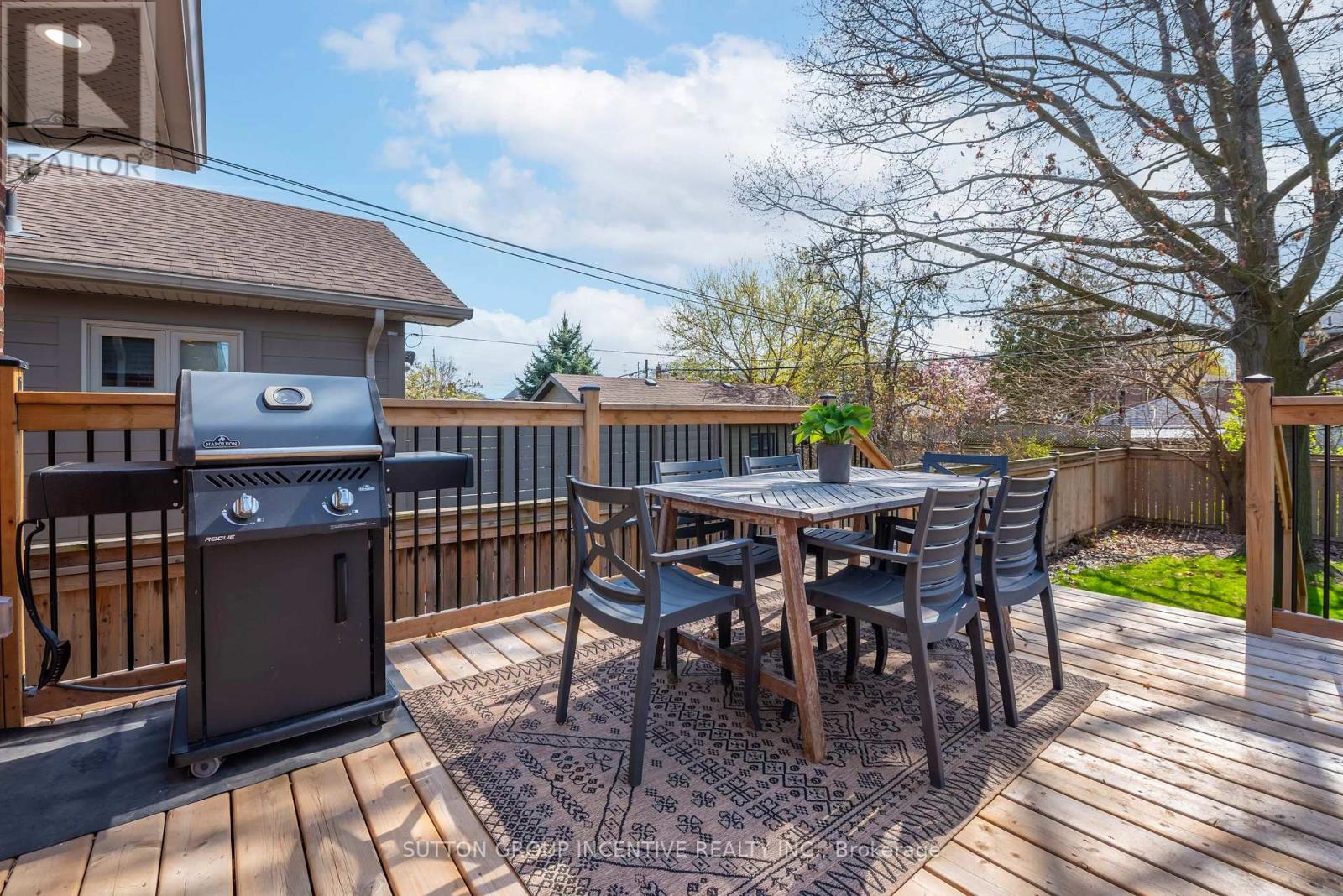 16 Robindale Avenue, Toronto, Ontario  M8W 4A9 - Photo 39 - W13828608