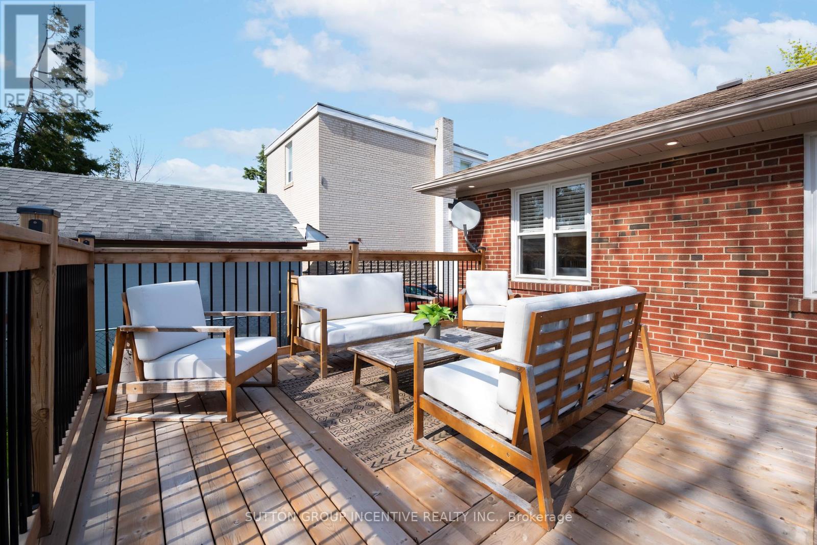 16 Robindale Avenue, Toronto, Ontario  M8W 4A9 - Photo 41 - W13828608