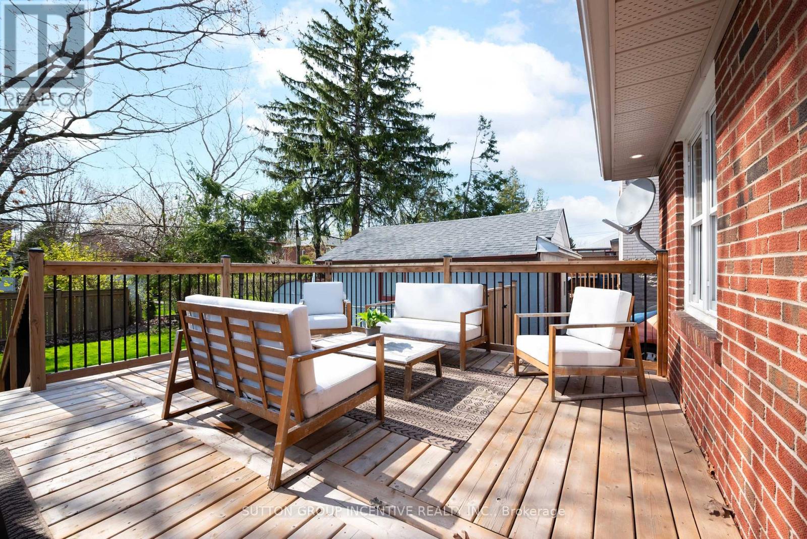 16 Robindale Avenue, Toronto, Ontario  M8W 4A9 - Photo 42 - W13828608