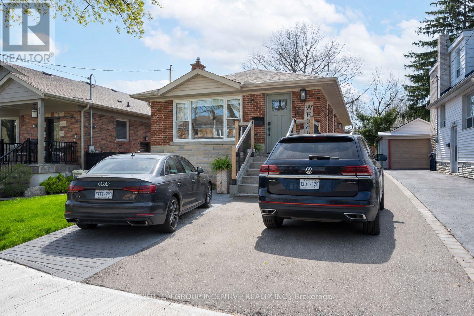 16 Robindale Avenue, Toronto, Ontario  M8W 4A9 - Photo 47 - W13828608