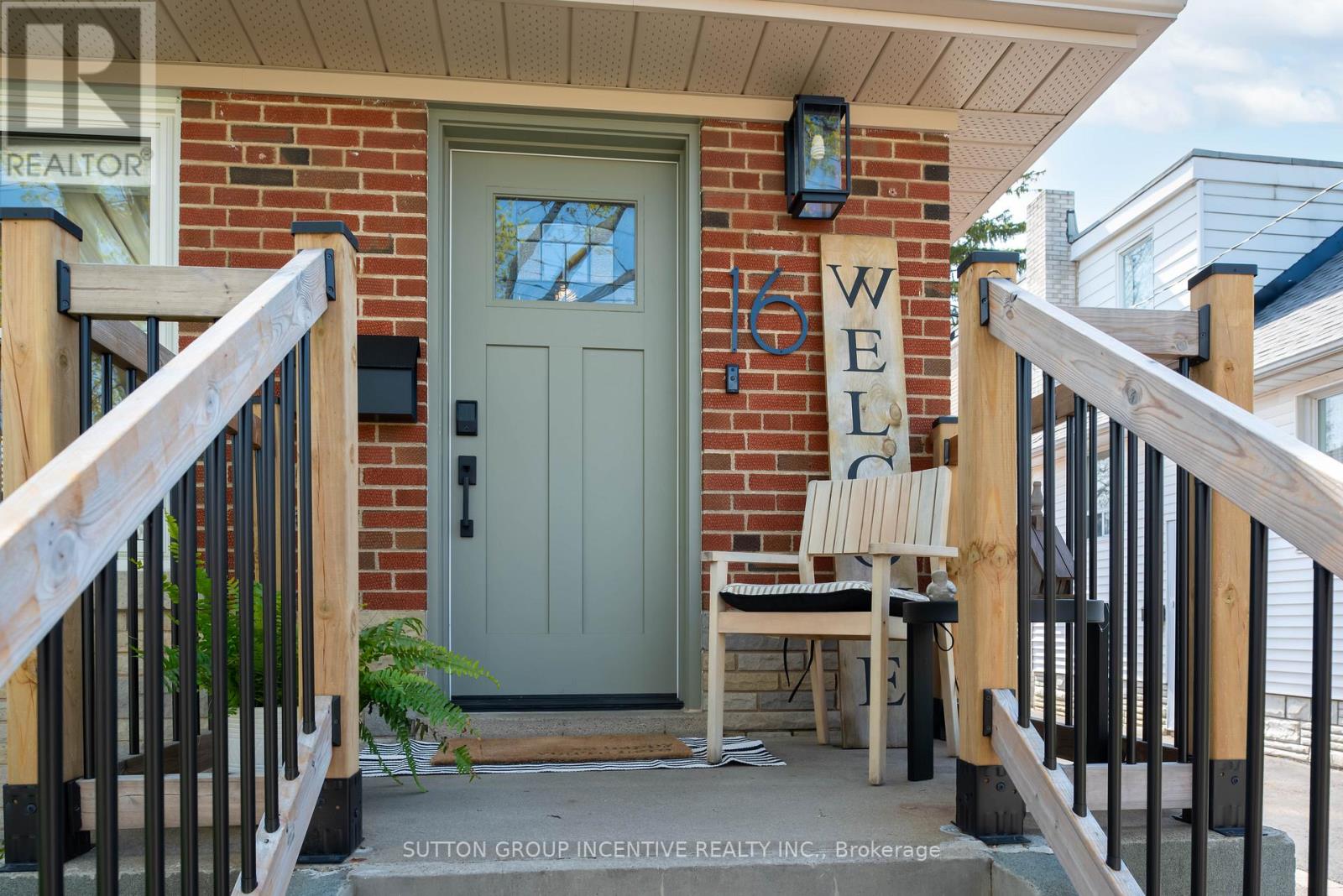 16 Robindale Avenue, Toronto, Ontario  M8W 4A9 - Photo 48 - W13828608