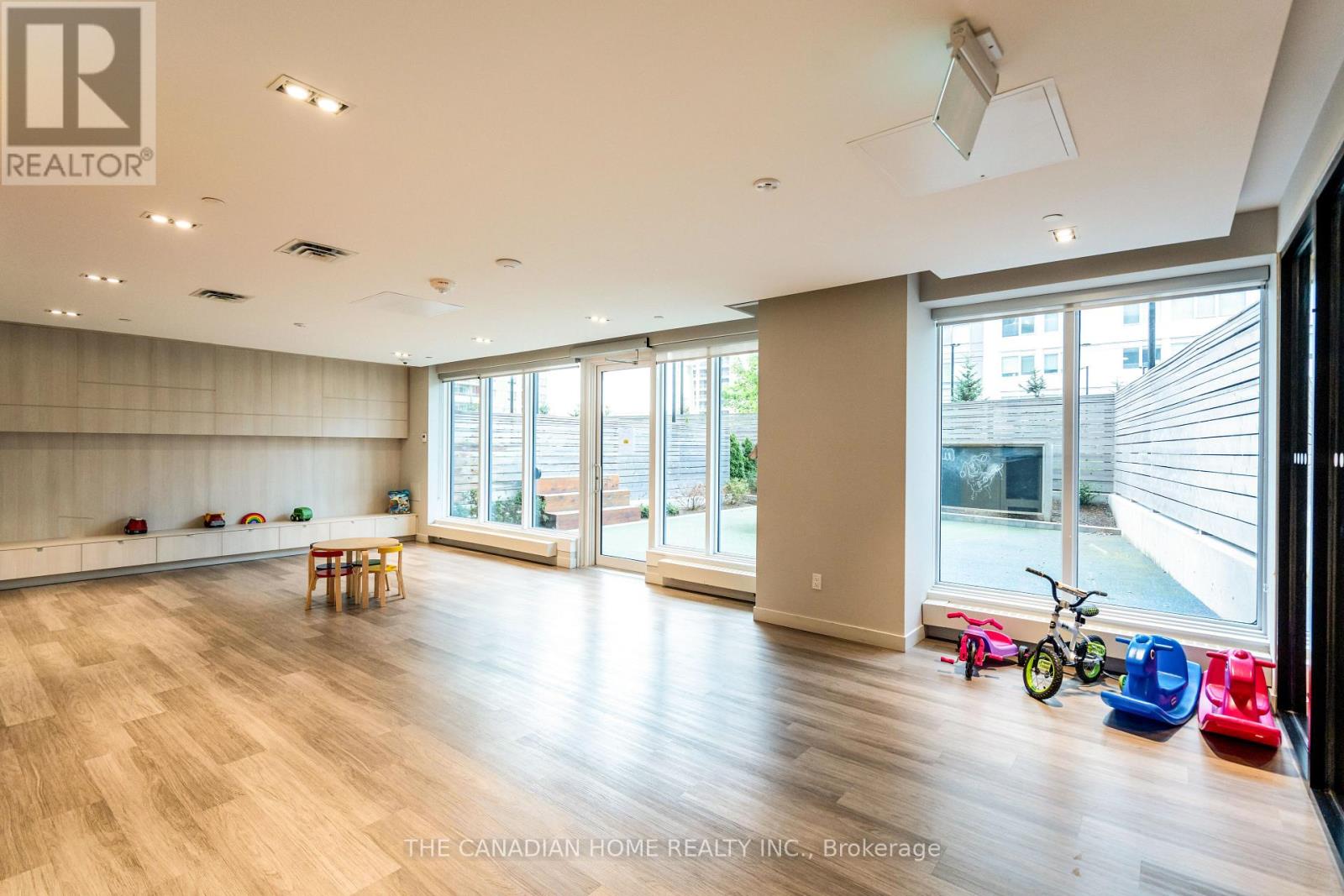 1412 - 4065 Confederation Parkway, Mississauga, Ontario  L5B 0L4 - Photo 29 - W13828640