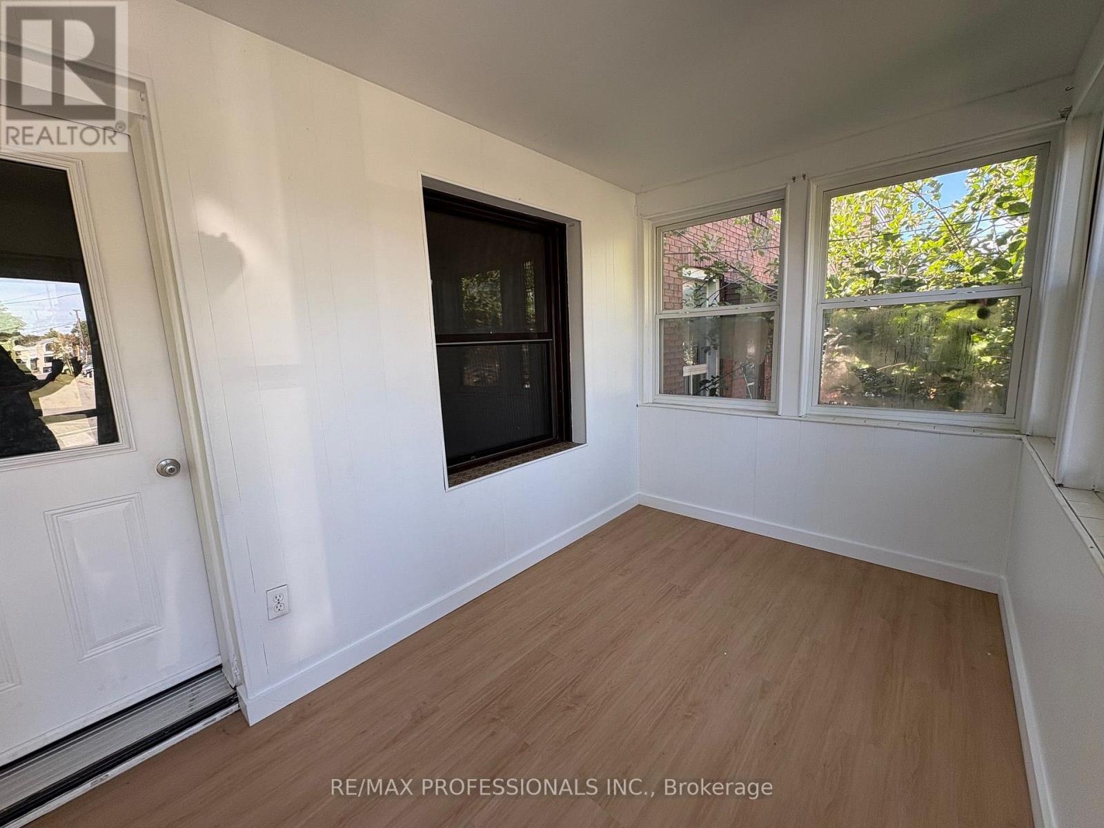 71 Bernice Crescent, Toronto, Ontario  M6N 1W7 - Photo 11 - W13828678