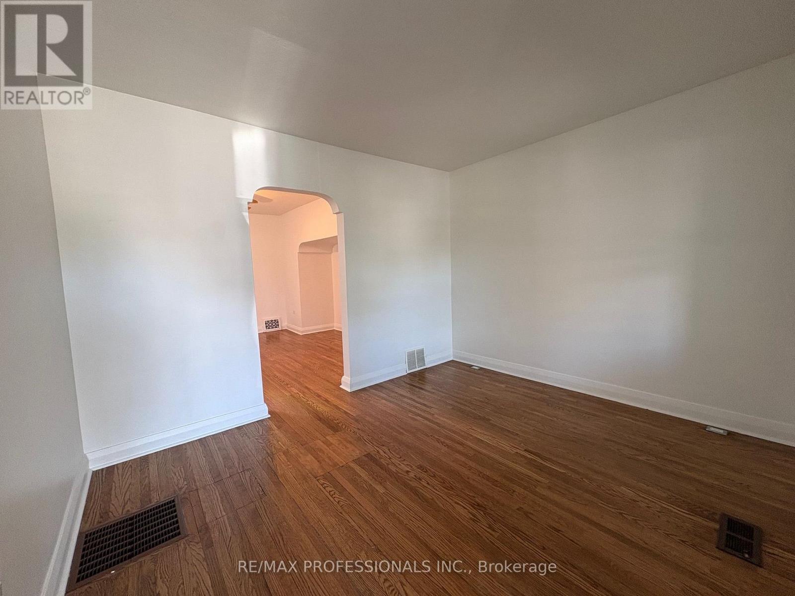 71 Bernice Crescent, Toronto, Ontario  M6N 1W7 - Photo 2 - W13828678