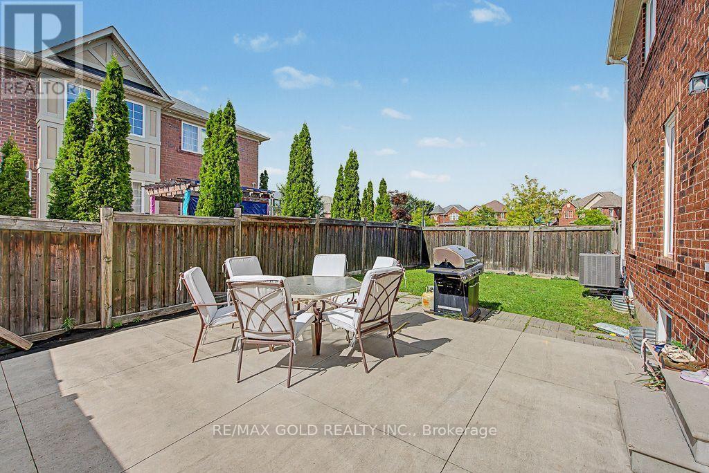 24 Haverty Trail, Brampton, Ontario  L7A 0S2 - Photo 7 - W13828730