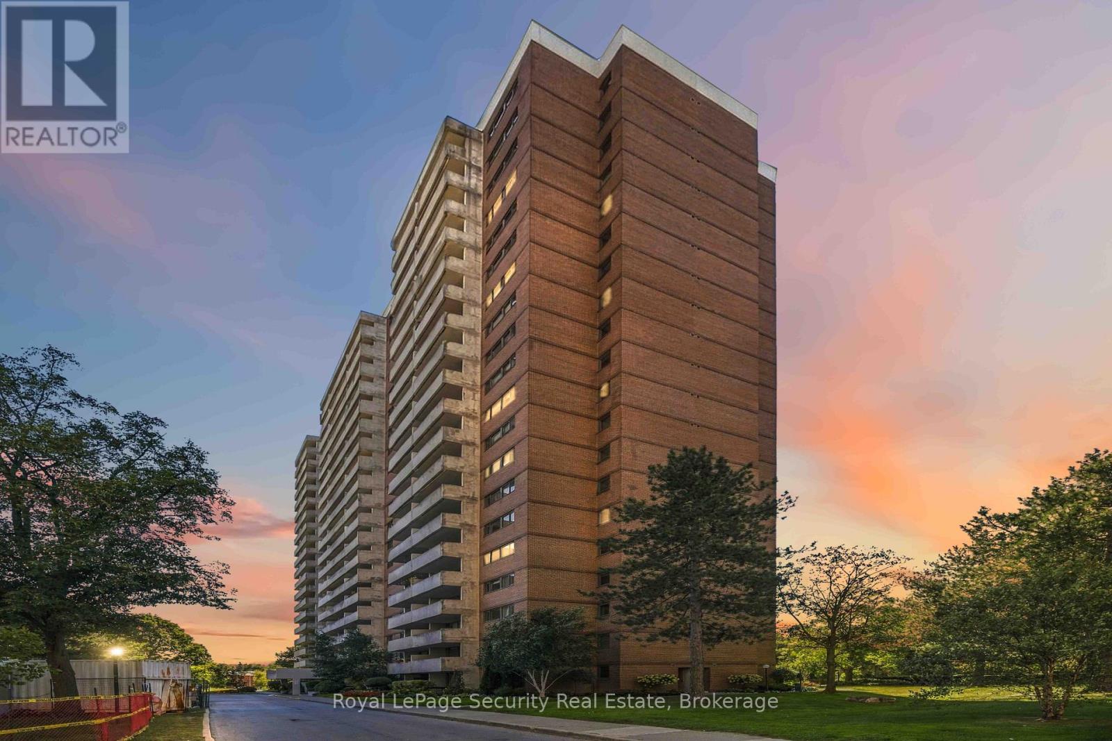 1504 - 250 Scarlett Road, Toronto, Ontario  M6N 4X5 - Photo 1 - W13828732