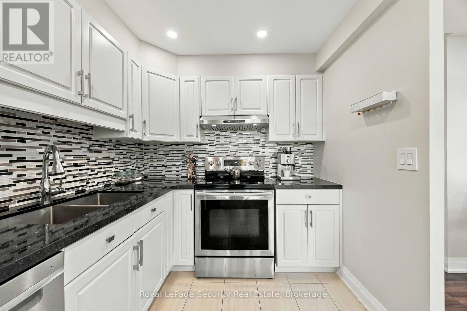 1504 - 250 Scarlett Road, Toronto, Ontario  M6N 4X5 - Photo 10 - W13828732