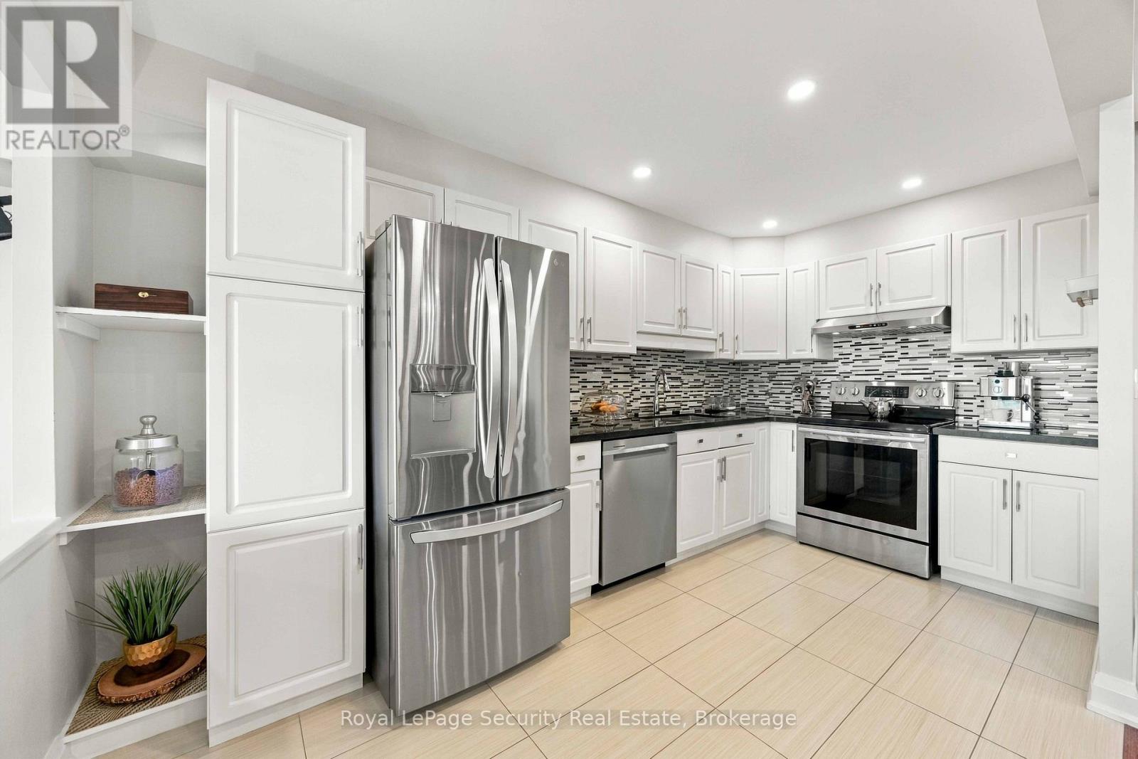 1504 - 250 Scarlett Road, Toronto, Ontario  M6N 4X5 - Photo 8 - W13828732