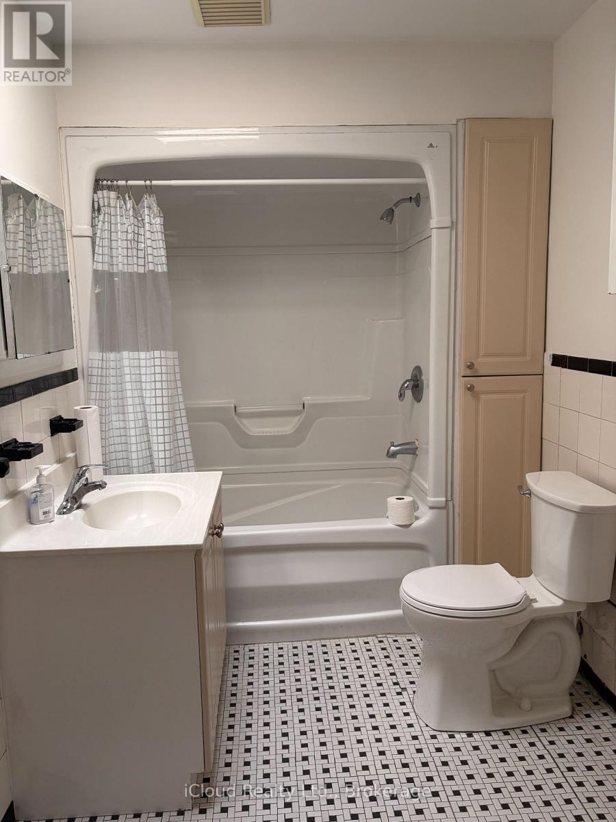 2nd Floor - 5084 Dundas Street W, Toronto, Ontario  M9A 1C2 - Photo 4 - W13828754