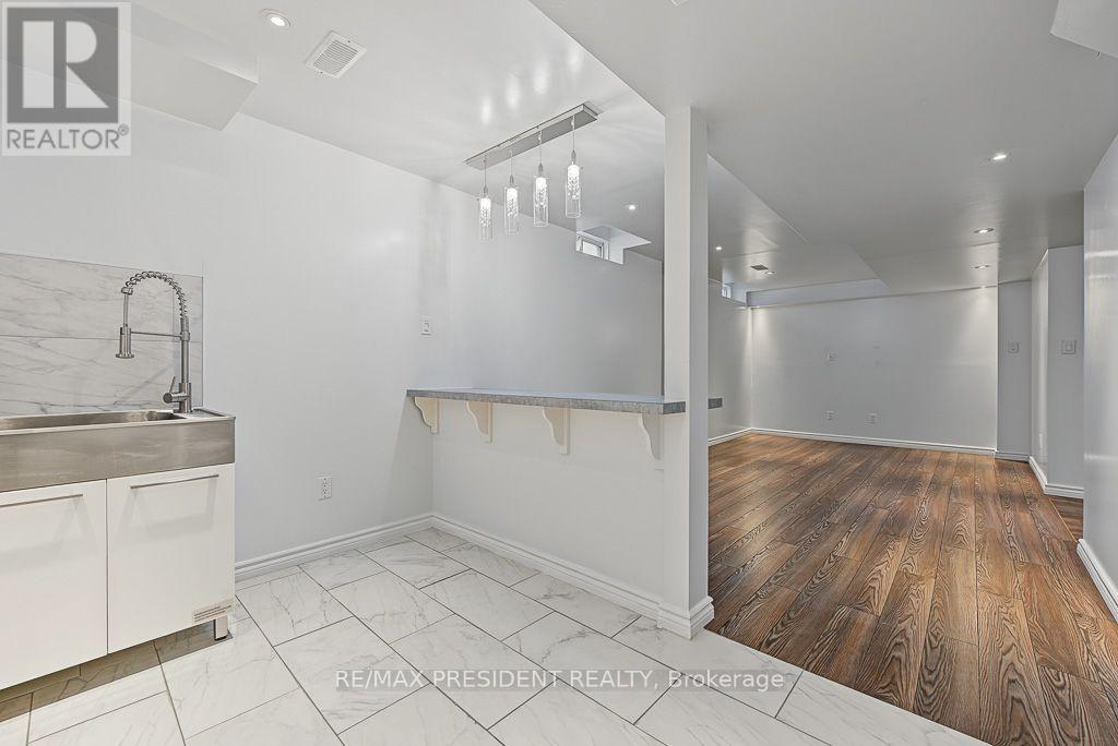 2 Archville Street, Brampton, Ontario  L6Y 5Y5 - Photo 37 - W13828876