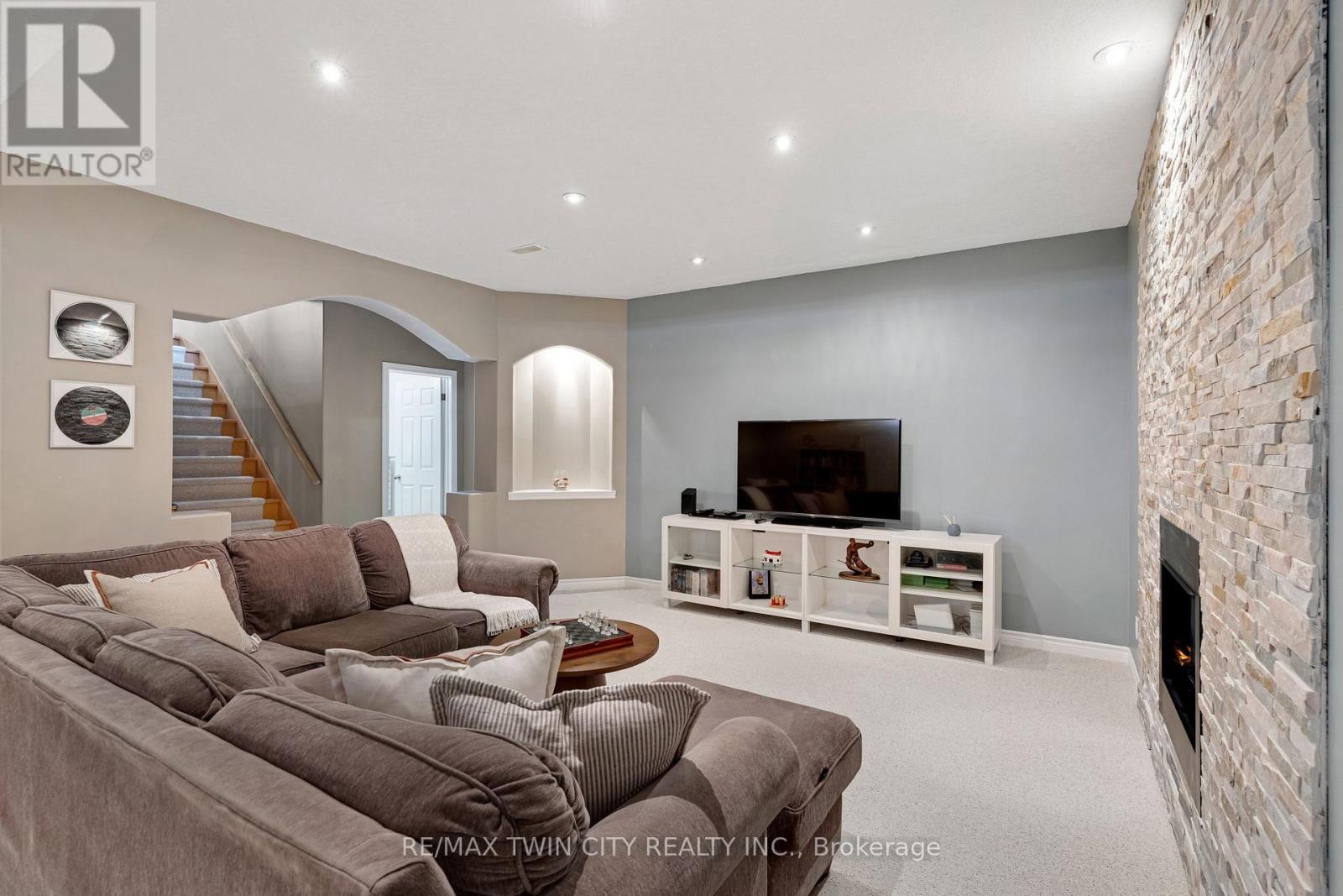308 Deer Ridge Drive, Kitchener, Ontario  N2P 2K6 - Photo 29 - X13828588