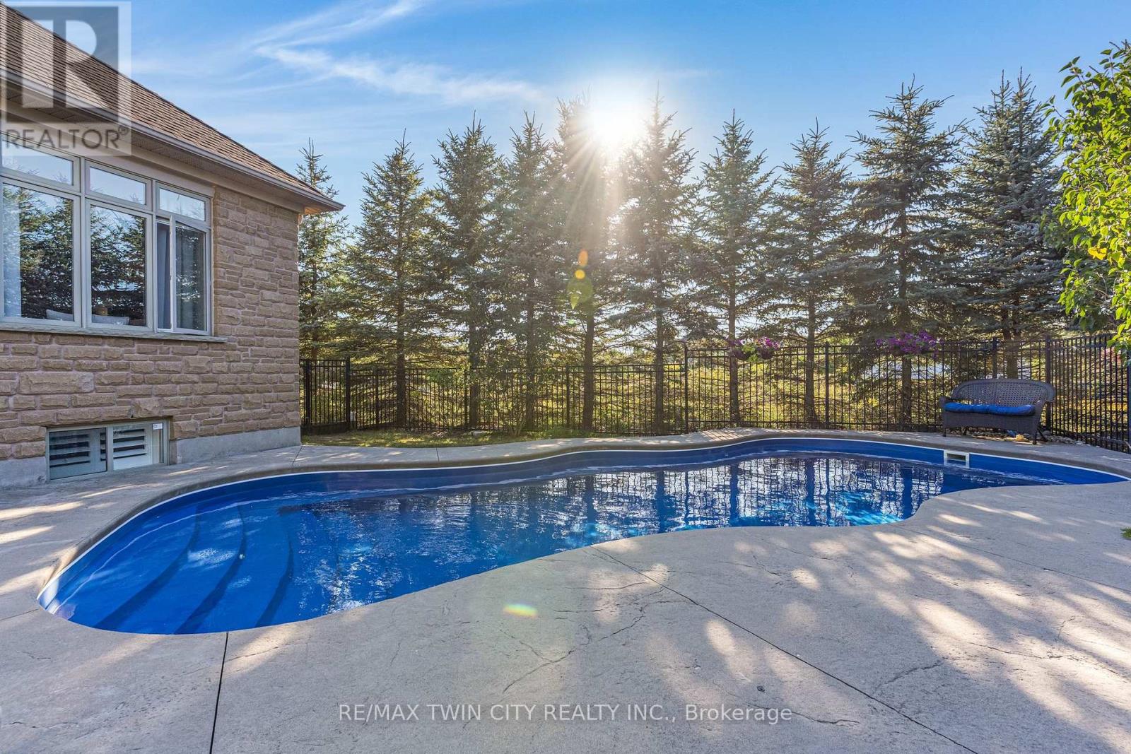 308 Deer Ridge Drive, Kitchener, Ontario  N2P 2K6 - Photo 40 - X13828588