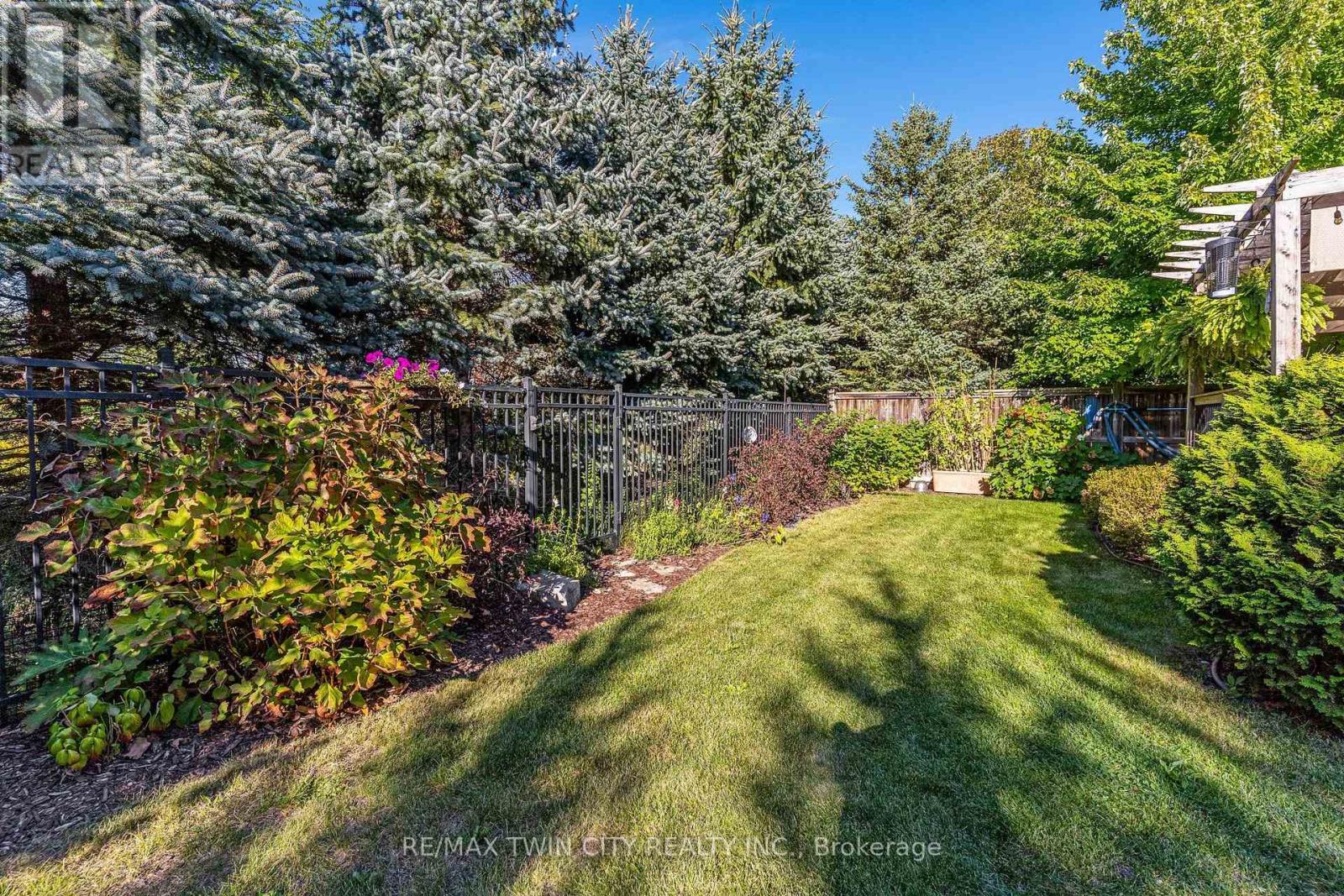 308 Deer Ridge Drive, Kitchener, Ontario  N2P 2K6 - Photo 44 - X13828588