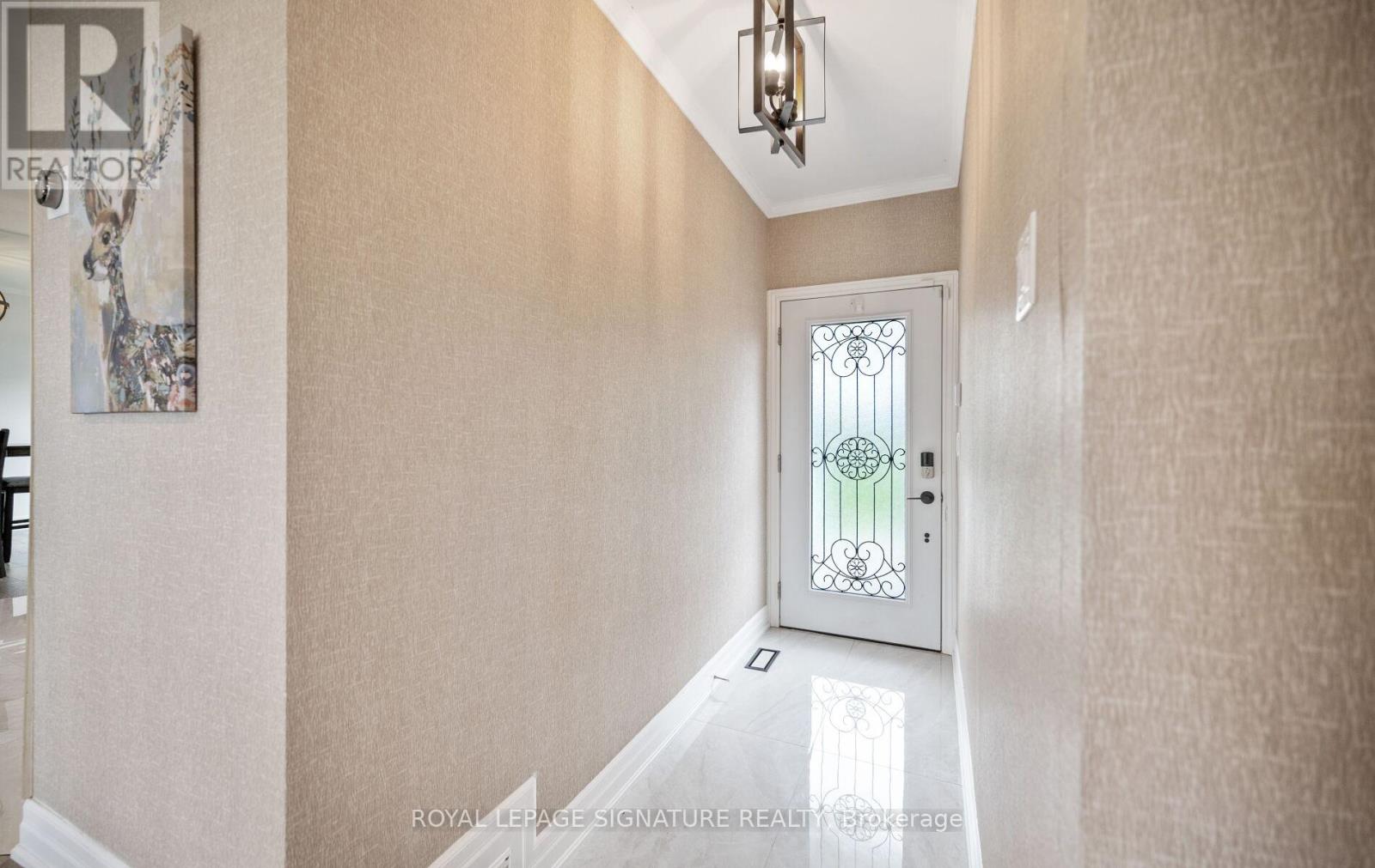 17 Wendakee Drive, Hamilton, Ontario  L8E 5T3 - Photo 2 - X13828890