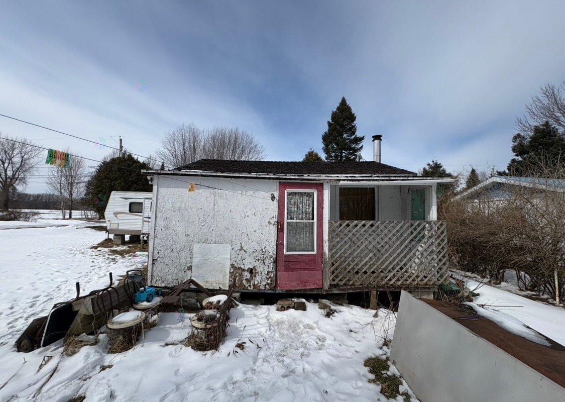 59 Rue Claude Saint-François-du-Lac Quebec Canada J0G1M0 4