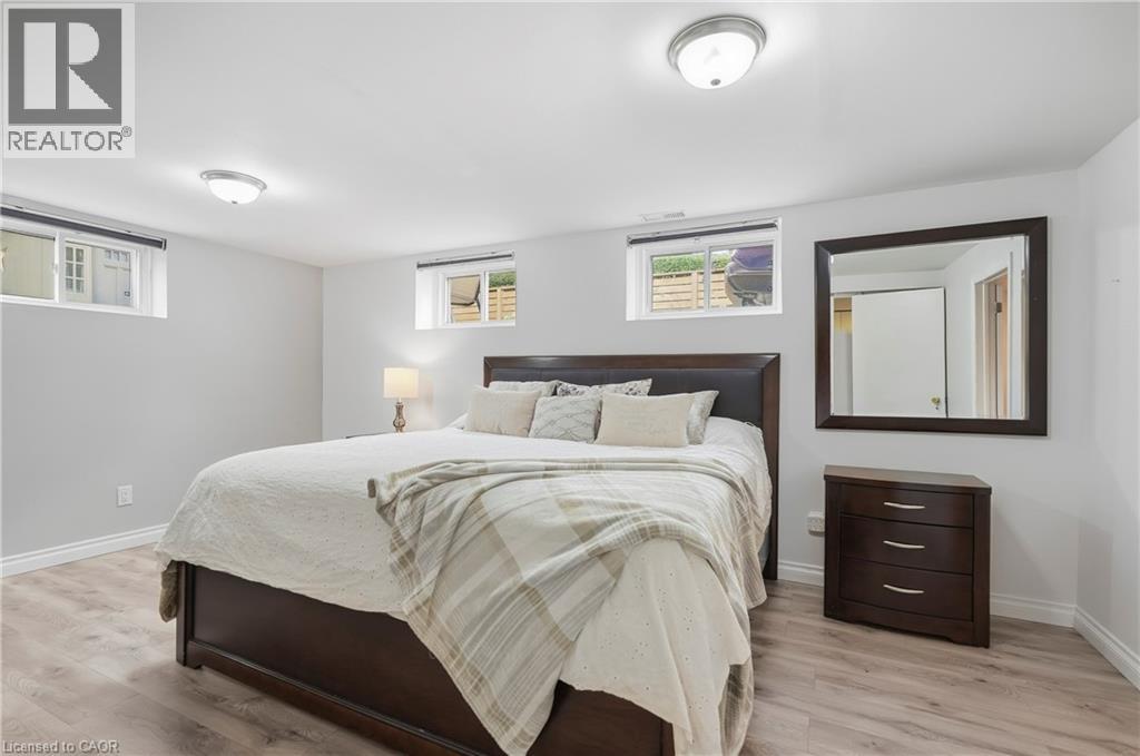215 West 33rd Street, Hamilton, Ontario  L9C 5J4 - Photo 35 - 40865273