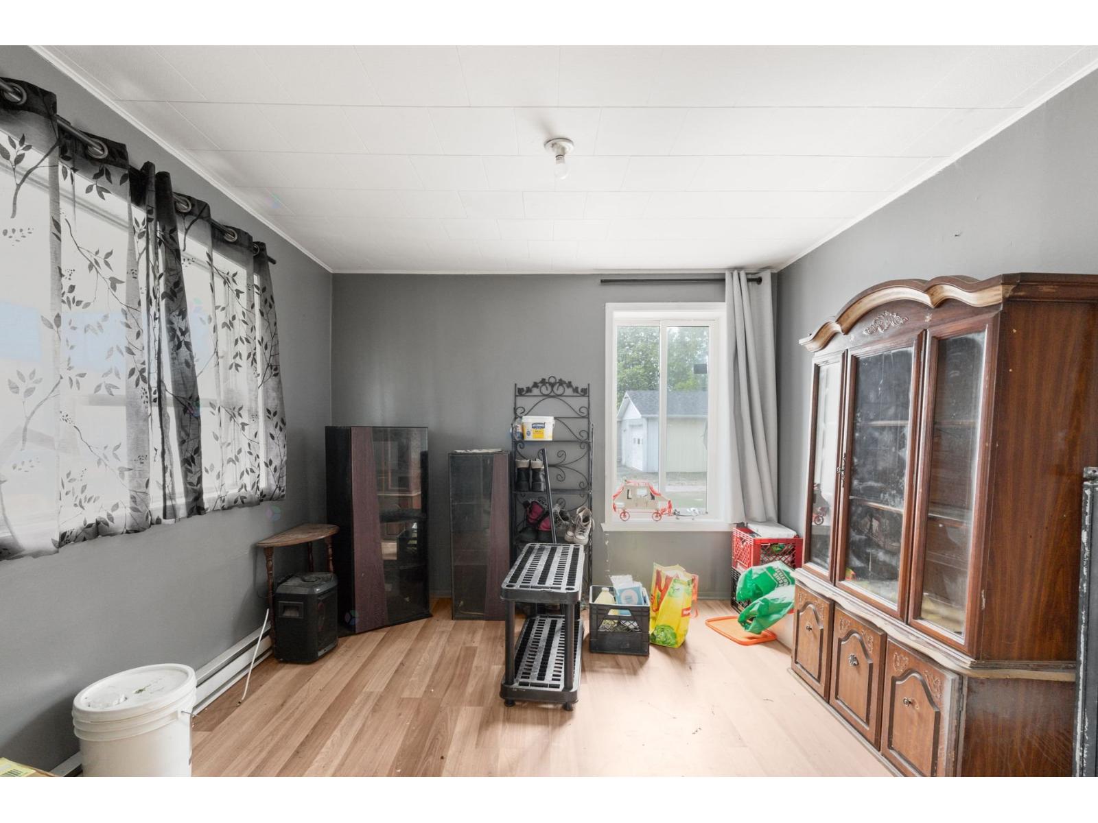 343 Route Marie-Victorin Saint-Pierre-les-Becquets Quebec Canada G0X2Z0 4
