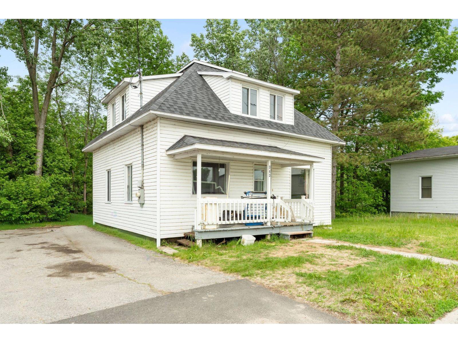343 Route Marie-Victorin Saint-Pierre-les-Becquets Quebec Canada G0X2Z0 2
