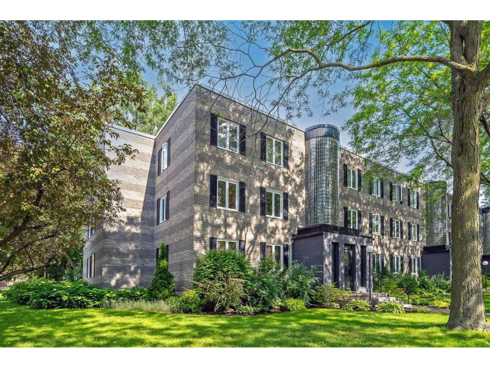 41 Rue Lévis|#4 Longueuil (Le Vieux-Longueuil) Quebec Canada J4H4B6