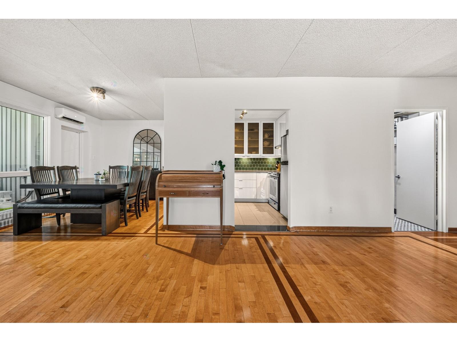 41 Rue Lévis|#4 Longueuil (Le Vieux-Longueuil) Quebec Canada J4H4B6 3