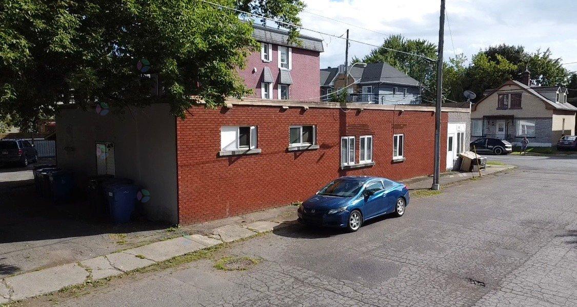 86 Rue du Sanctuaire Trois-Rivières Quebec Canada G8T4W3 3