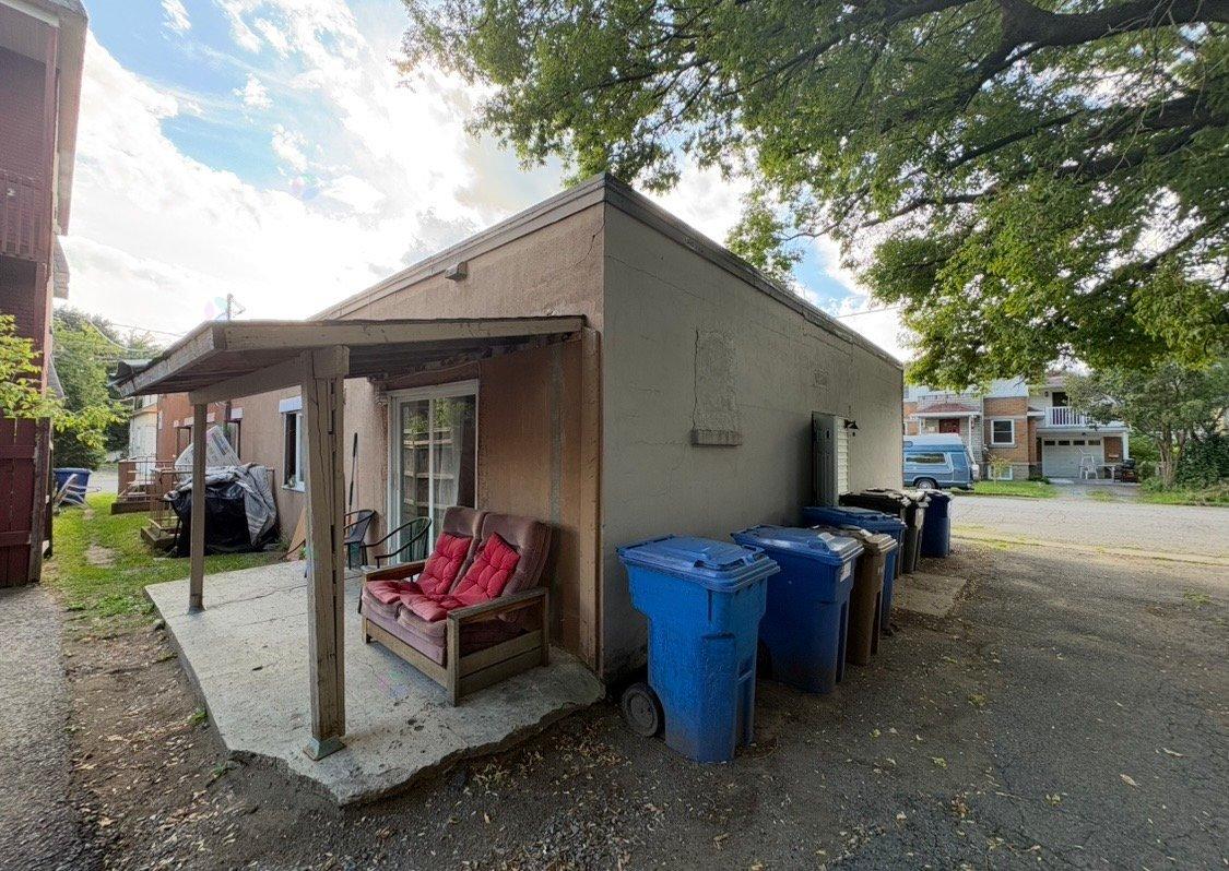 86 Rue du Sanctuaire Trois-Rivières Quebec Canada G8T4W3 4