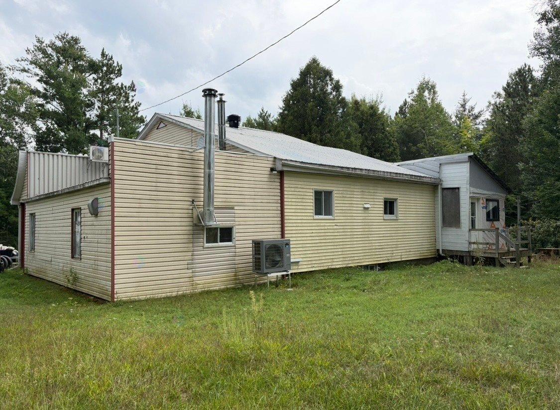 441 Rue Georges Trois-Rivières Quebec Canada G8T8S9 3