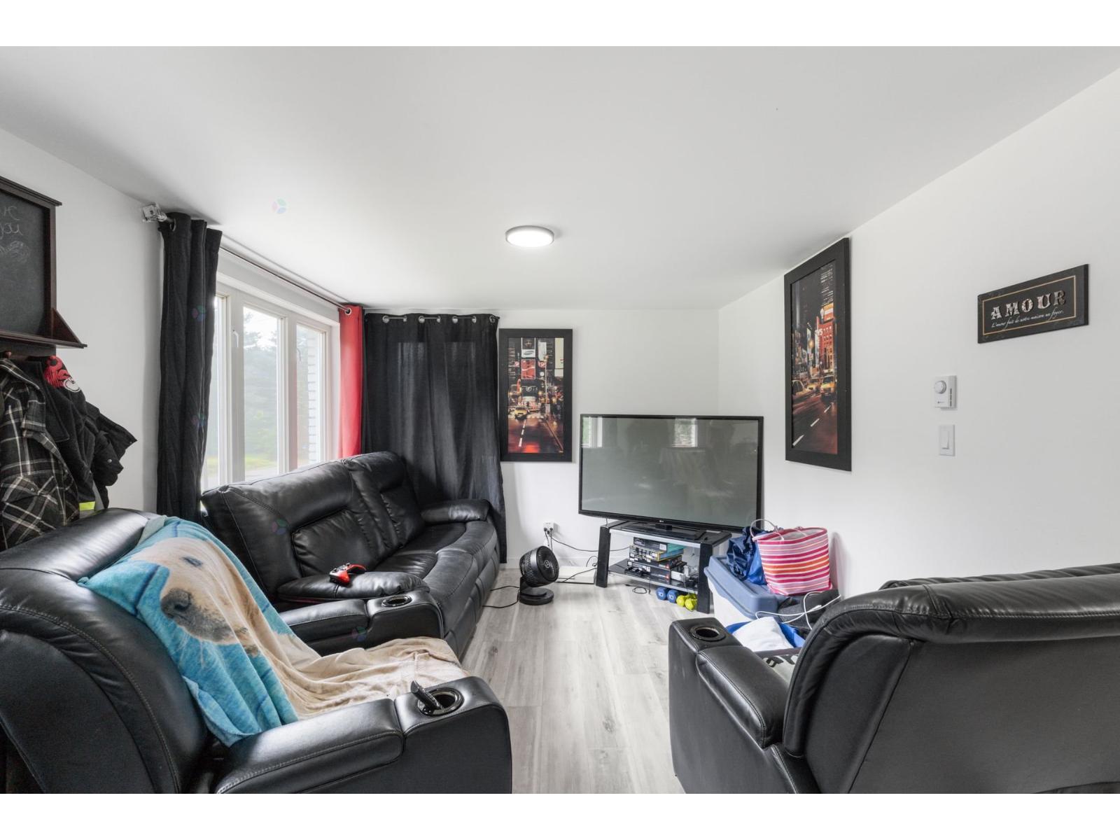 110 Rue du Crépuscule Trois-Rivières Quebec Canada G9B6A1 3