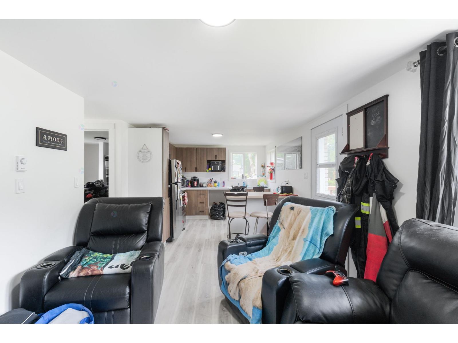 110 Rue du Crépuscule Trois-Rivières Quebec Canada G9B6A1 4
