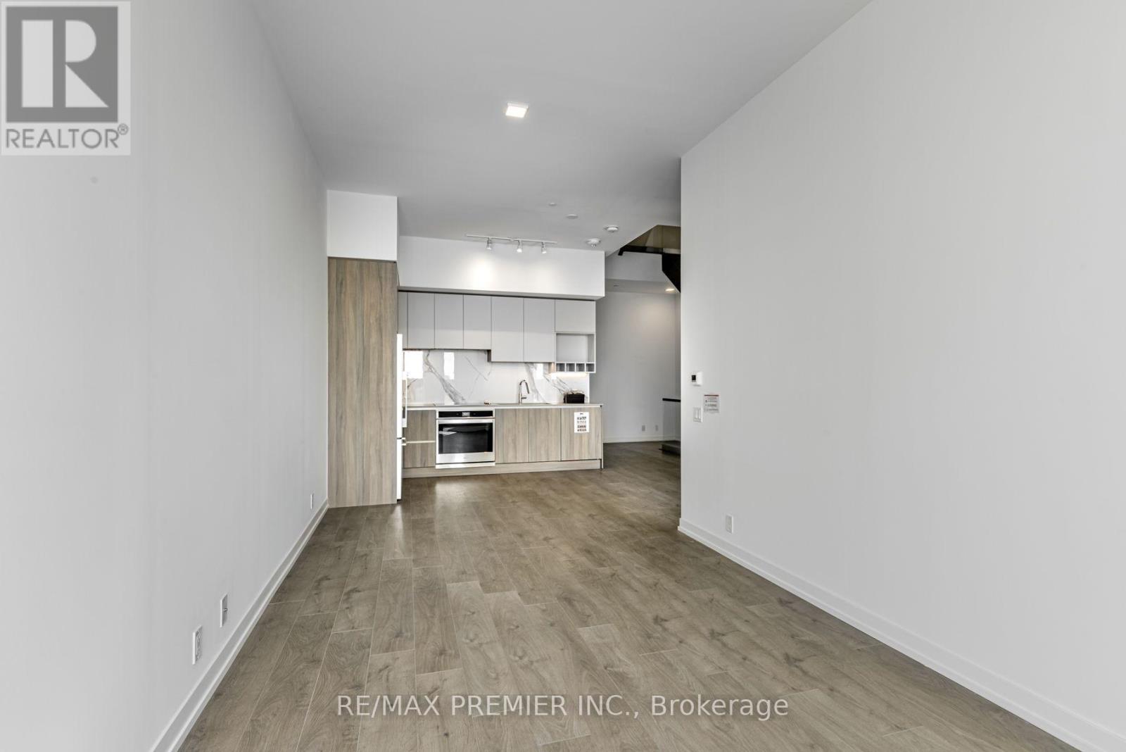 Th17 - 7 Buttermill Avenue, Vaughan, Ontario  L4K 0M5 - Photo 8 - N13828482