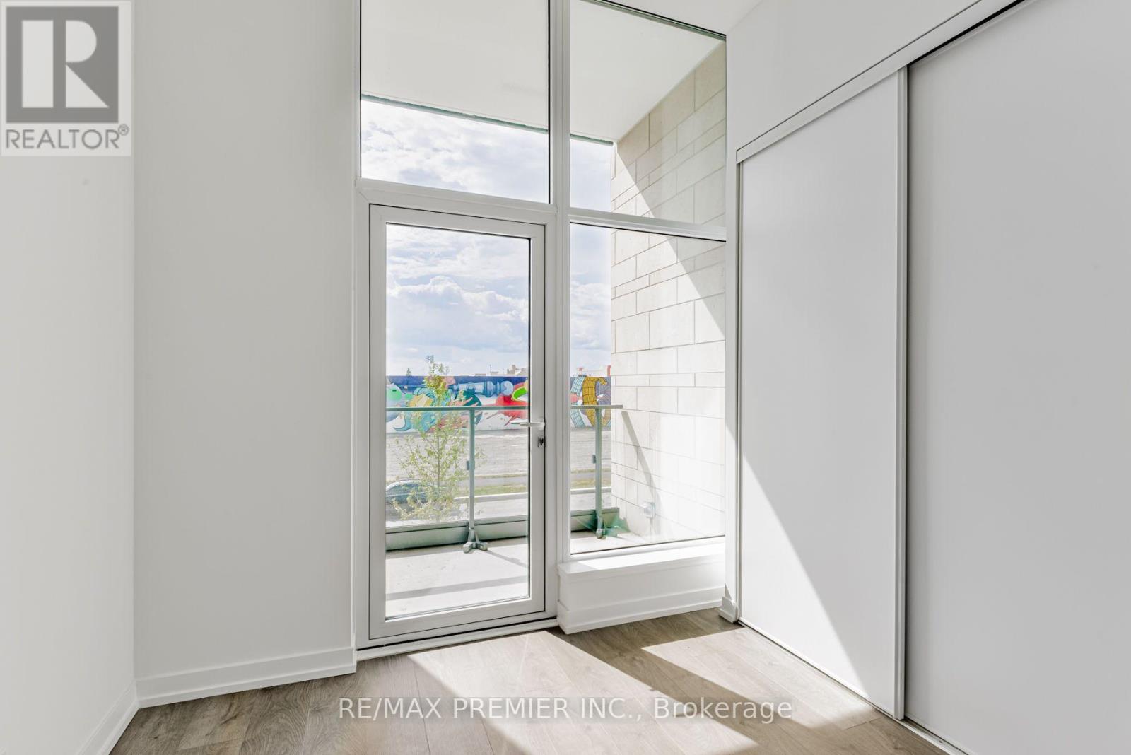 Th17 - 7 Buttermill Avenue, Vaughan, Ontario  L4K 0M5 - Photo 9 - N13828482