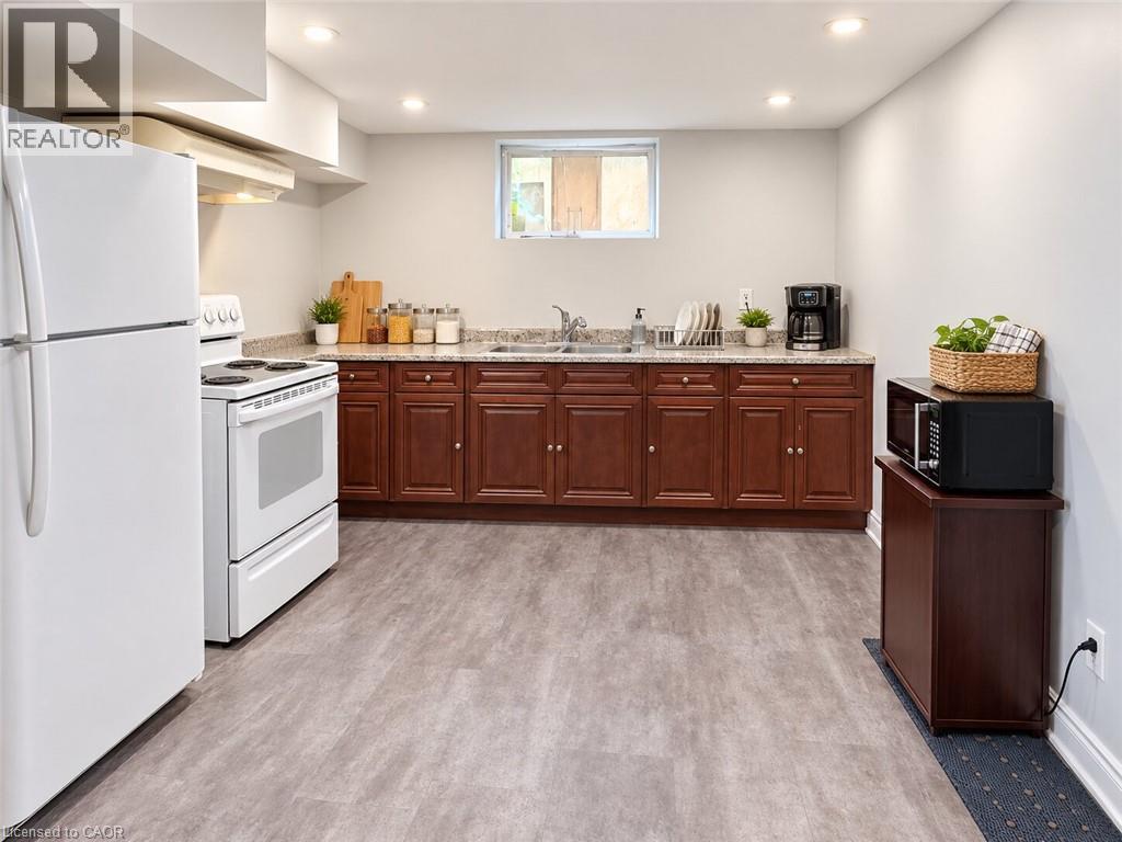 492 E Courtland Avenue Unit# Lower, Kitchener, Ontario  N2G 2W7 - Photo 6 - 40861062