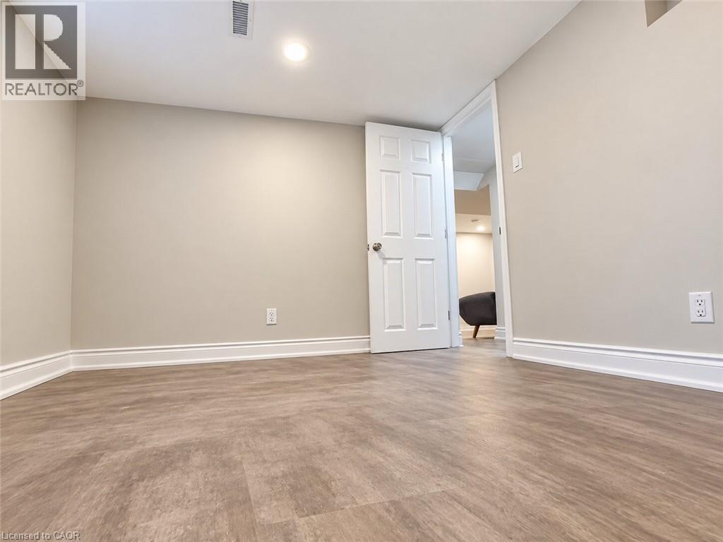 492 E Courtland Avenue Unit# Lower, Kitchener, Ontario  N2G 2W7 - Photo 8 - 40861062