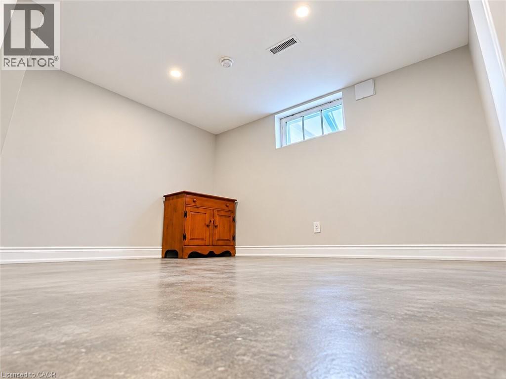 492 E Courtland Avenue Unit# Lower, Kitchener, Ontario  N2G 2W7 - Photo 9 - 40861062