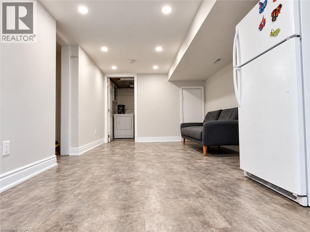 492 E Courtland Avenue Unit# Lower, Kitchener, Ontario  N2G 2W7 - Photo 3 - 40861062