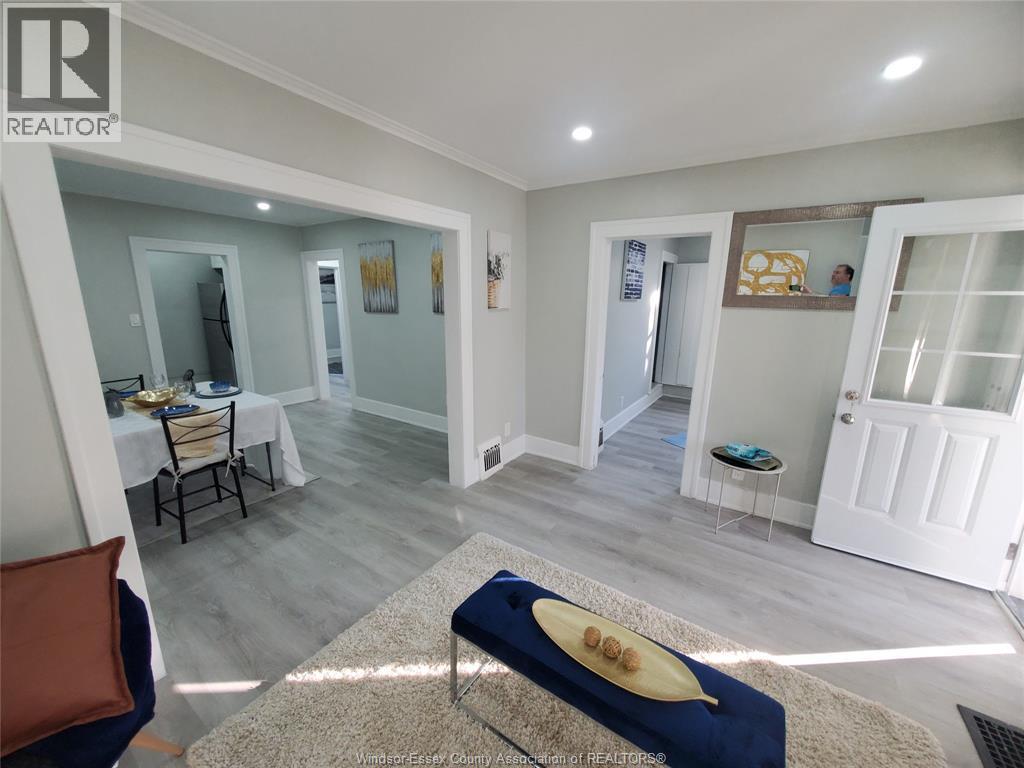 3587 Bloomfield, Windsor, Ontario  N9C 1E8 - Photo 11 - 26023624
