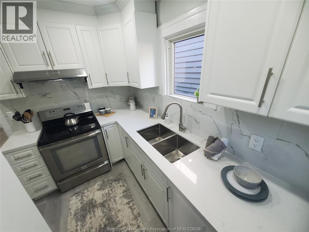 3587 Bloomfield, Windsor, Ontario  N9C 1E8 - Photo 24 - 26023624