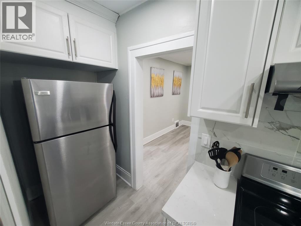 3587 Bloomfield, Windsor, Ontario  N9C 1E8 - Photo 23 - 26023624