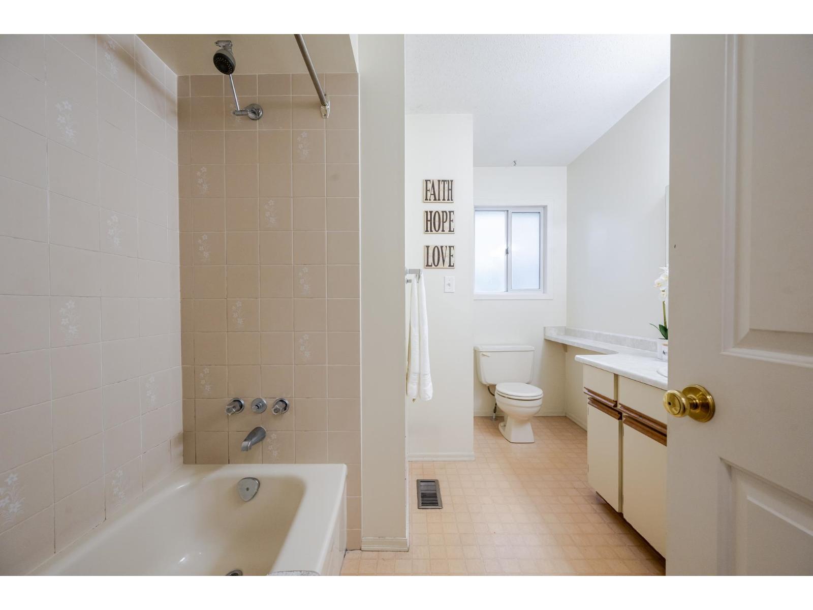 33010 Caithness Place, Abbotsford, British Columbia  V2S 7B2 - Photo 23 - R3169046