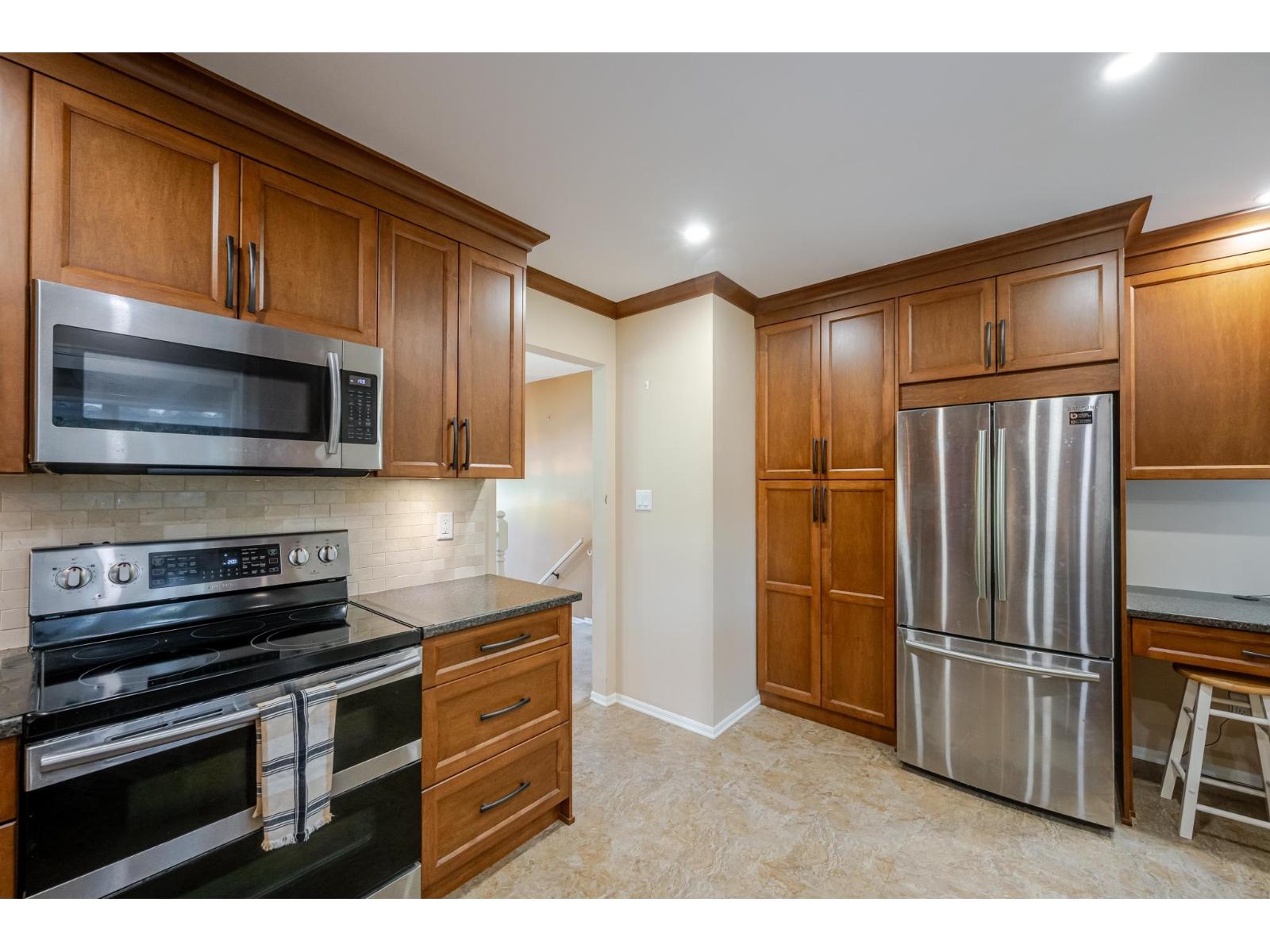 33010 Caithness Place, Abbotsford, British Columbia  V2S 7B2 - Photo 12 - R3169046