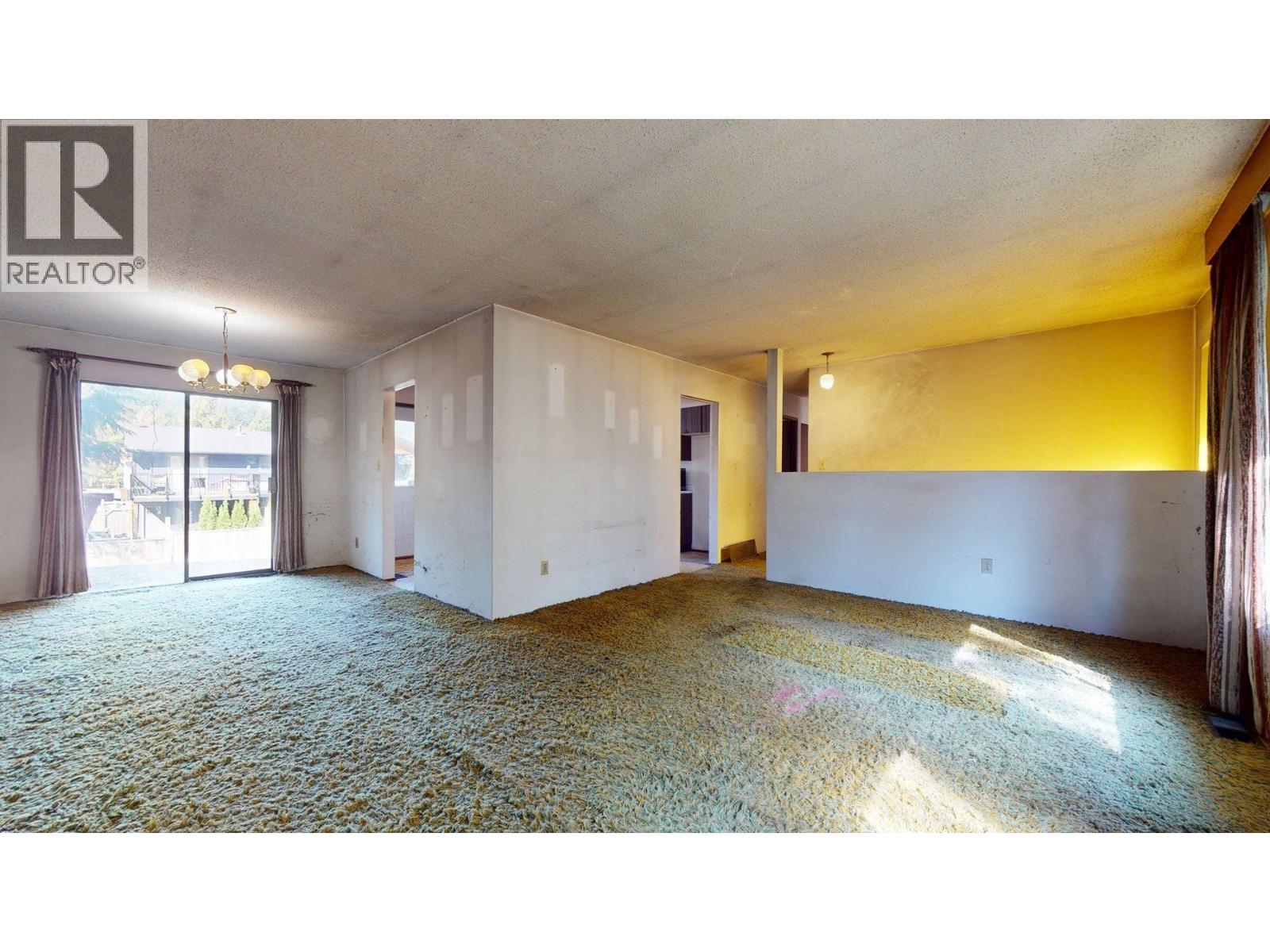 38347 Guilford Drive, Squamish, British Columbia  V8B 0X8 - Photo 4 - R3169577