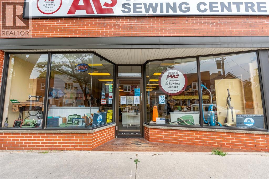 110 MITTON STREET South,Sarnia,Ontario,N7T3C1,Canada